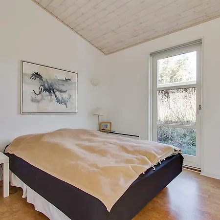 Three-bedroom Holiday In * Hals
