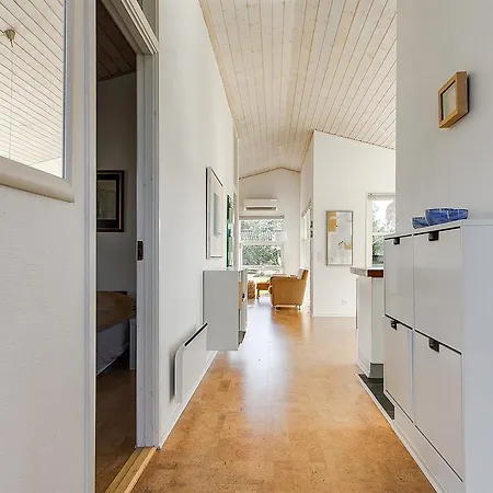 Three-bedroom Holiday In * Hals